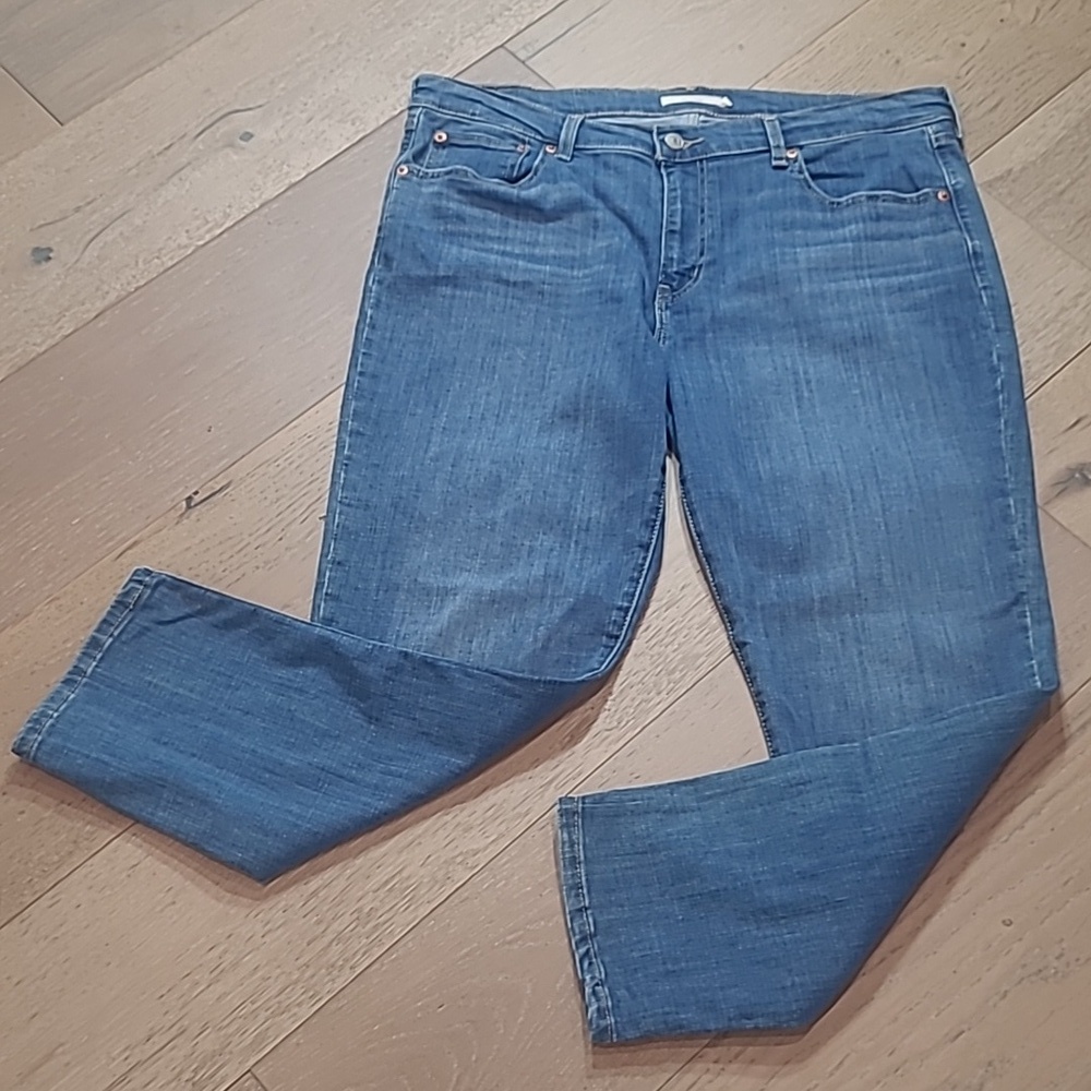 Levi's Jeans Women's sz 32 Boyfriend Mid Rise Cropped Denim Jean